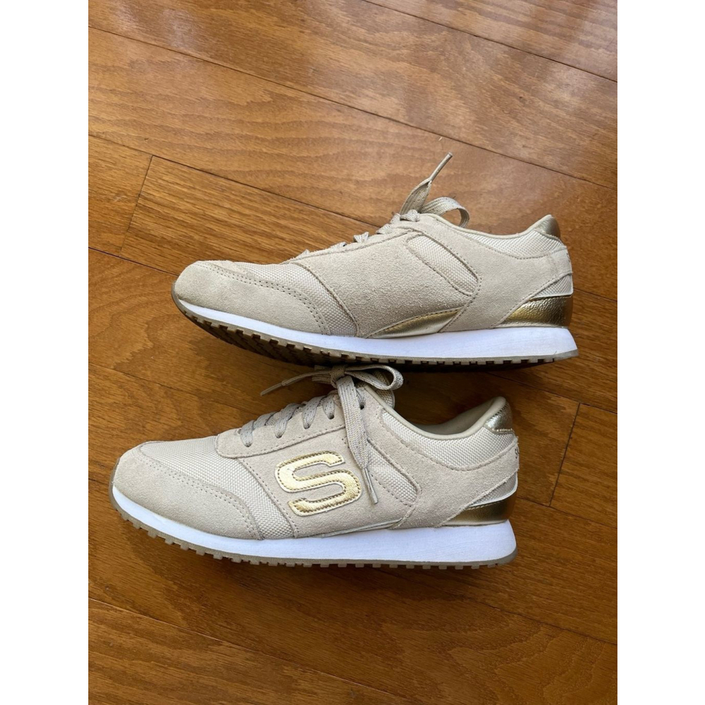 Women’s sketchers